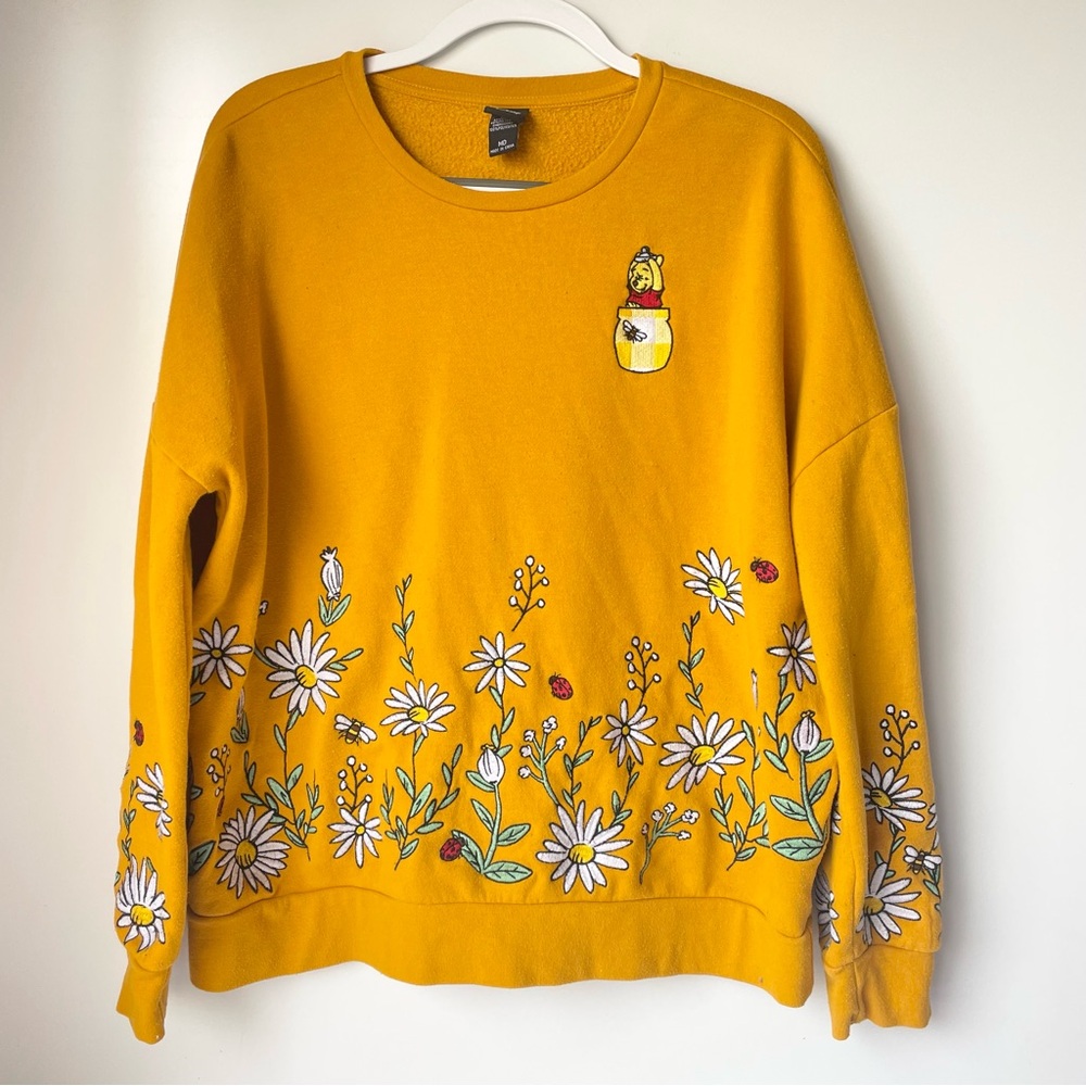 Winnie the Pooh Wildflower BoxLunch Exclusive Womens Size Medium Sweater Shirt
